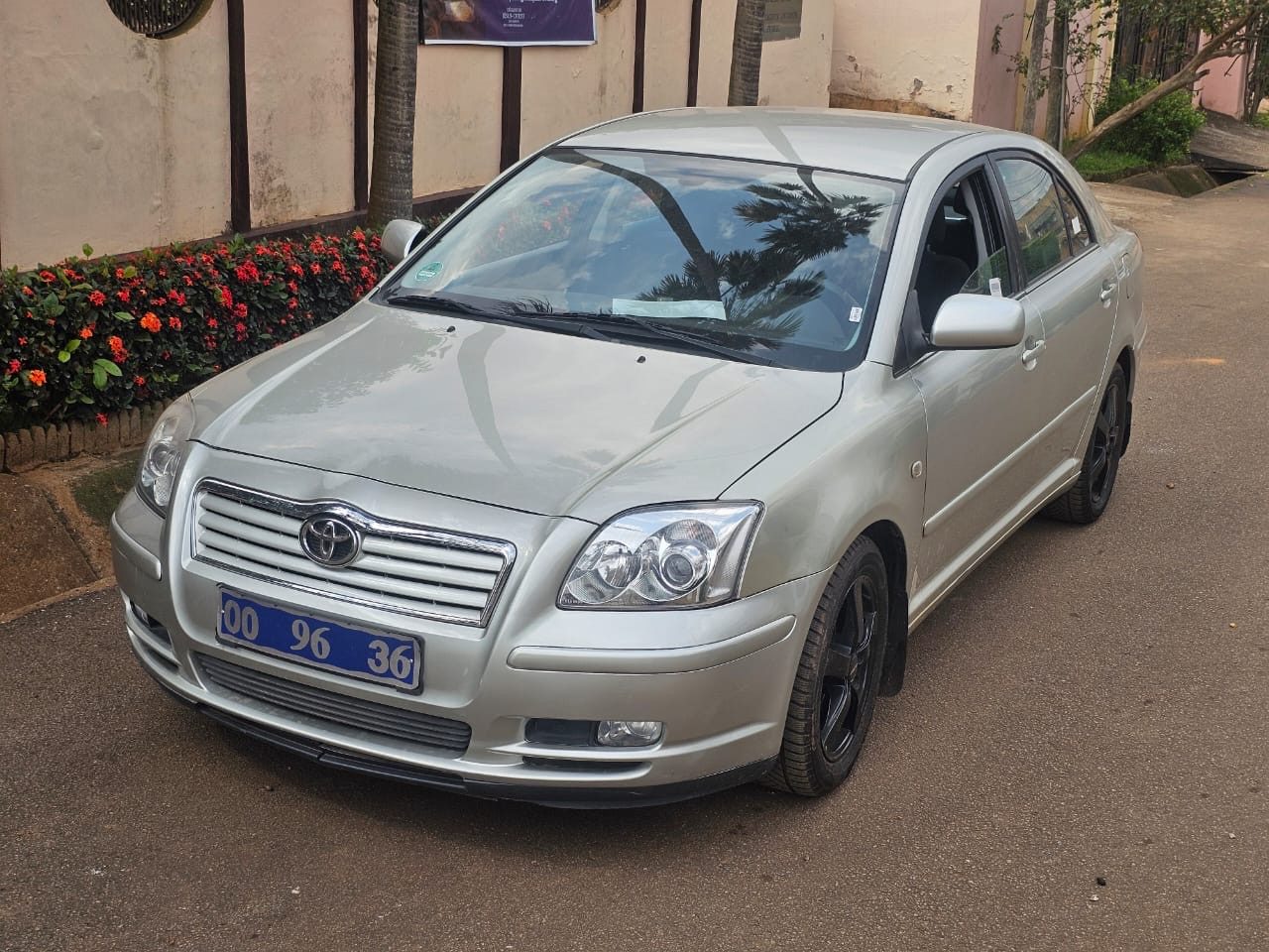 Avensis 2005 à vendre à Yaoundé