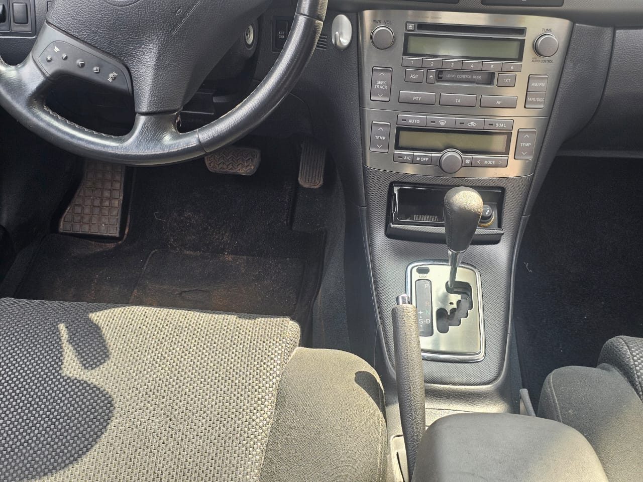 Avensis 2005 photo 3