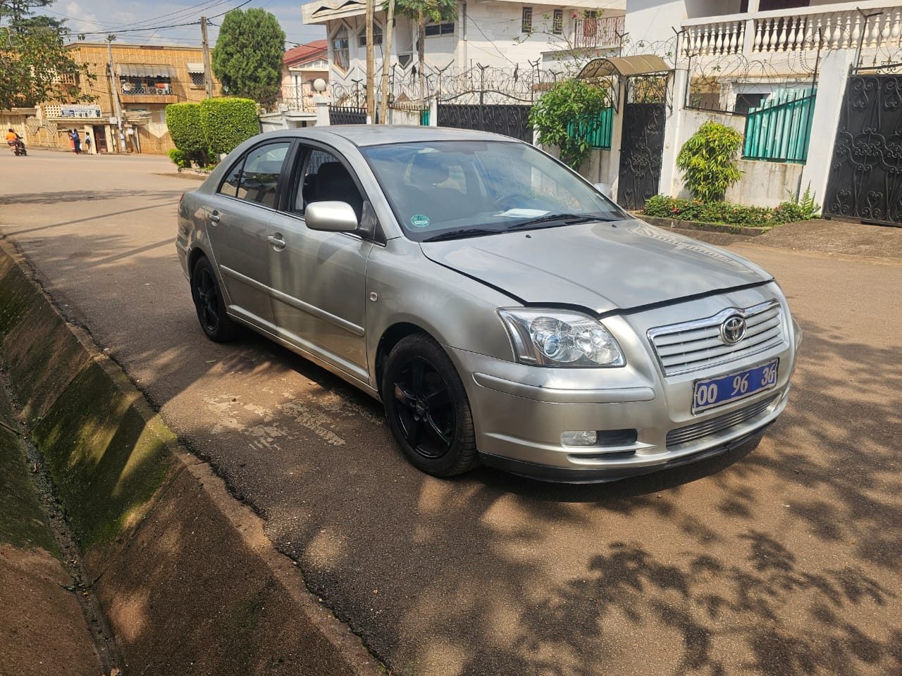 Avensis 2005 photo 8