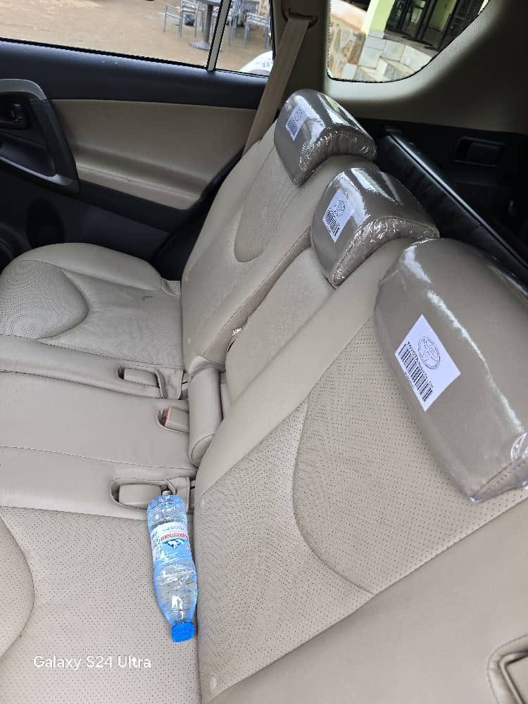 RAV4 2009 4×4 photo 4