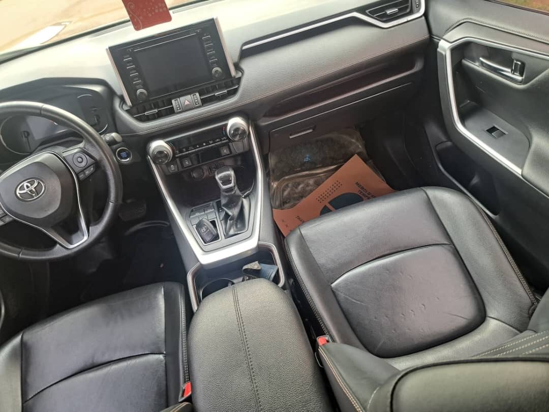 RAV4 2022 photo 3