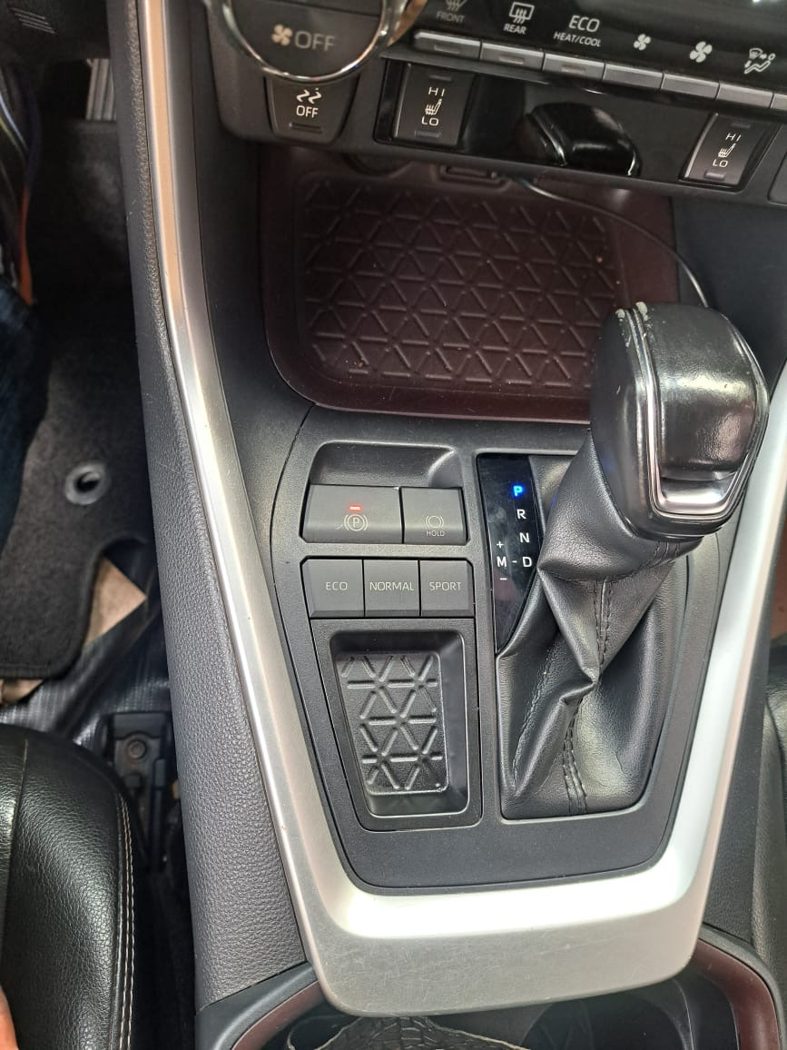RAV4 2022 photo 4