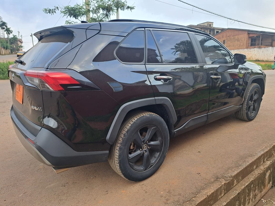RAV4 2022 photo 9